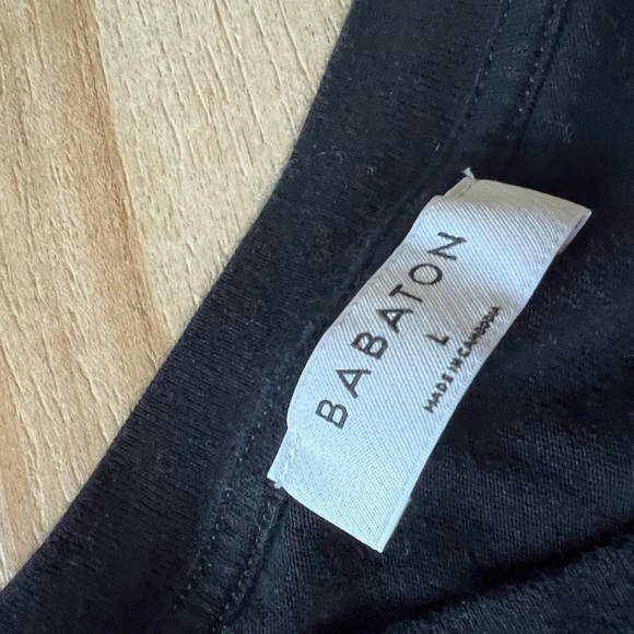 Babaton from Aritizia shoulder pad t-shirt - Picture 2 of 3